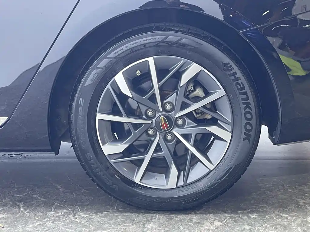 Hongqi Hongqi H5 — миниатюра 8