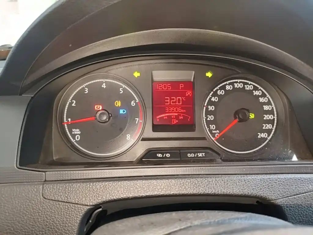 Volkswagen Santana — миниатюра 12