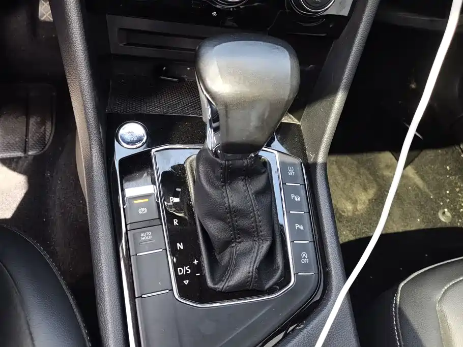 Volkswagen Tiguan L — миниатюра 16