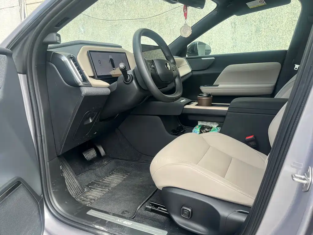 Volvo XC70 PHEV — миниатюра 3