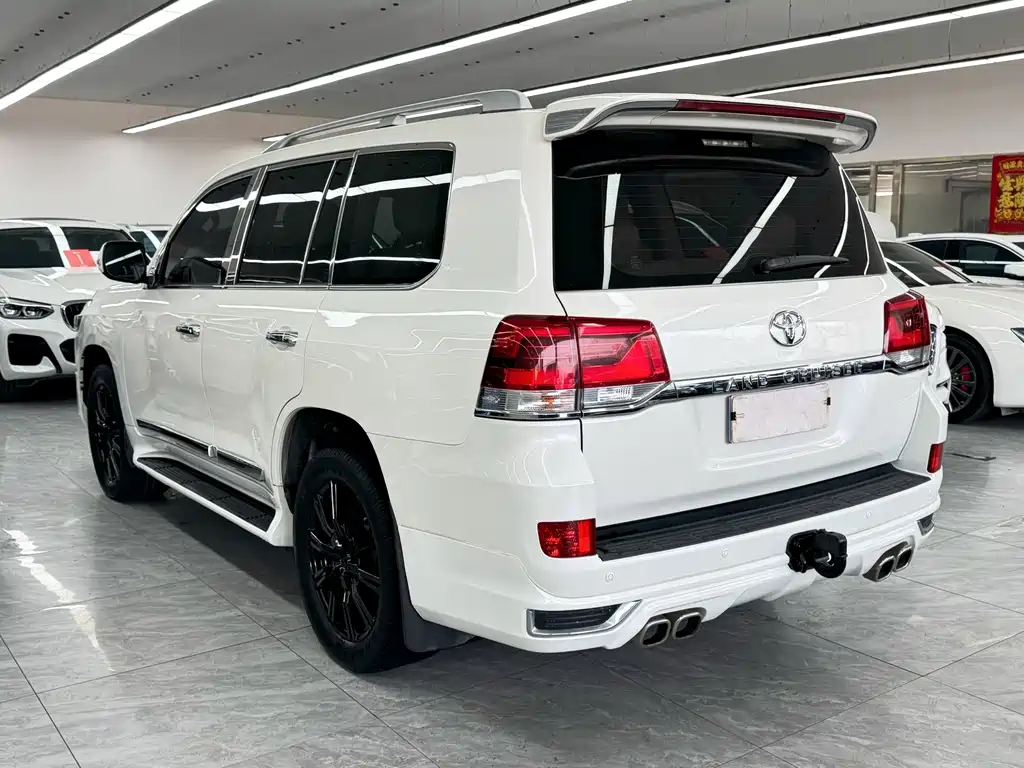 Toyota Land Cruiser — миниатюра 4