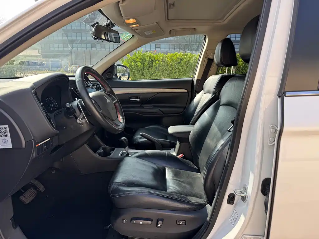 Mitsubishi Outlander (Import) — миниатюра 7