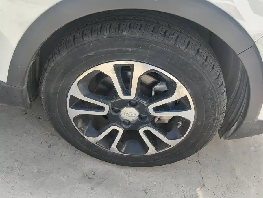 Geely Vision X3 — миниатюра 5