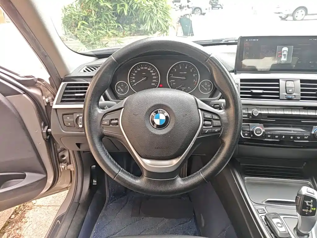 BMW 3 Series — миниатюра 11