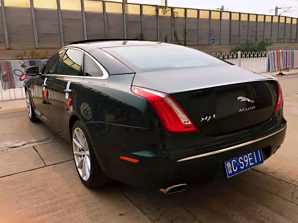 Jaguar XJ — миниатюра 6