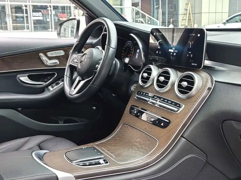 Mercedes-Benz GLC — миниатюра 11