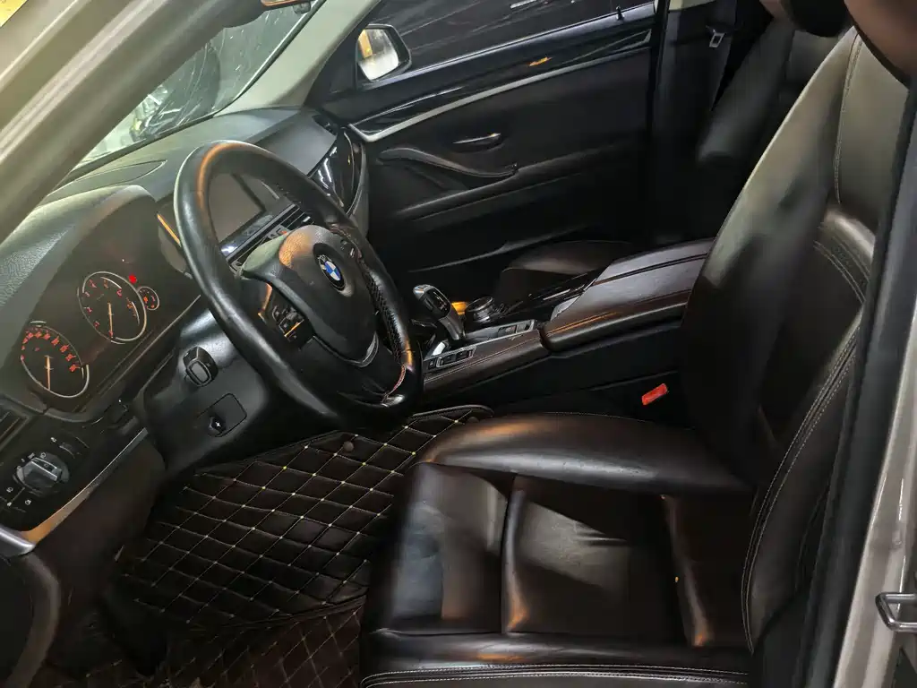 BMW 5 Series — миниатюра 4
