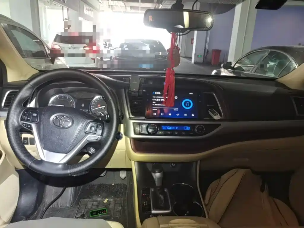 Toyota Highlander — миниатюра 10