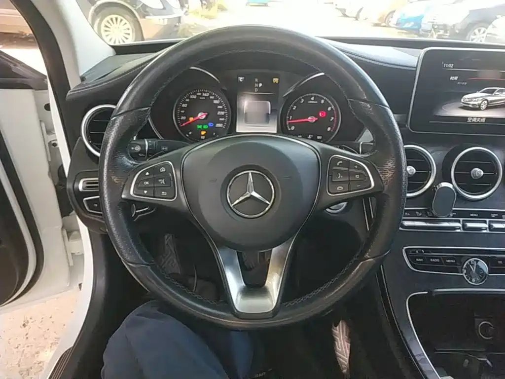 Mercedes-Benz C-Class — миниатюра 11