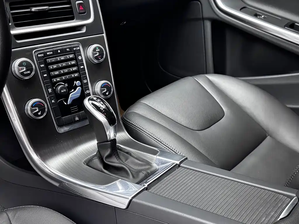 Volvo V60 — миниатюра 11