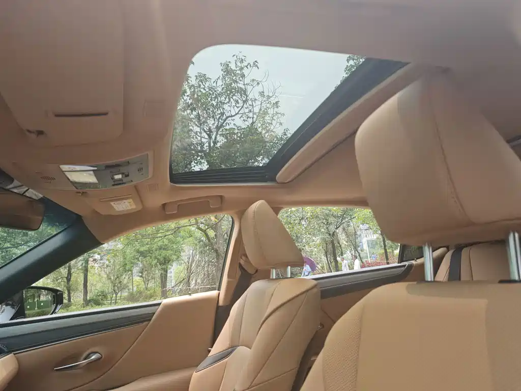 Lexus ES — миниатюра 9