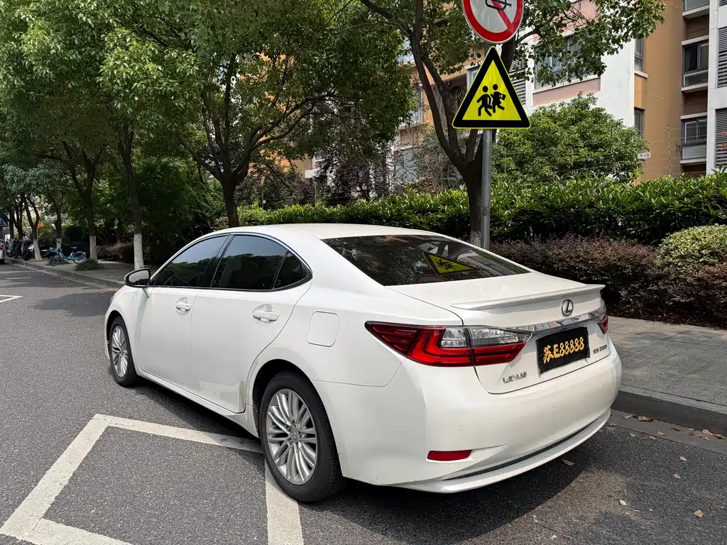 Lexus ES — фотографии объявления, Фото 18