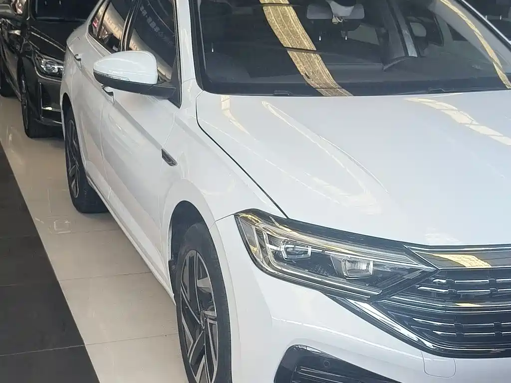 Volkswagen Sagitar 2024