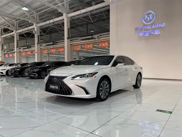 LEXUS ES 2024