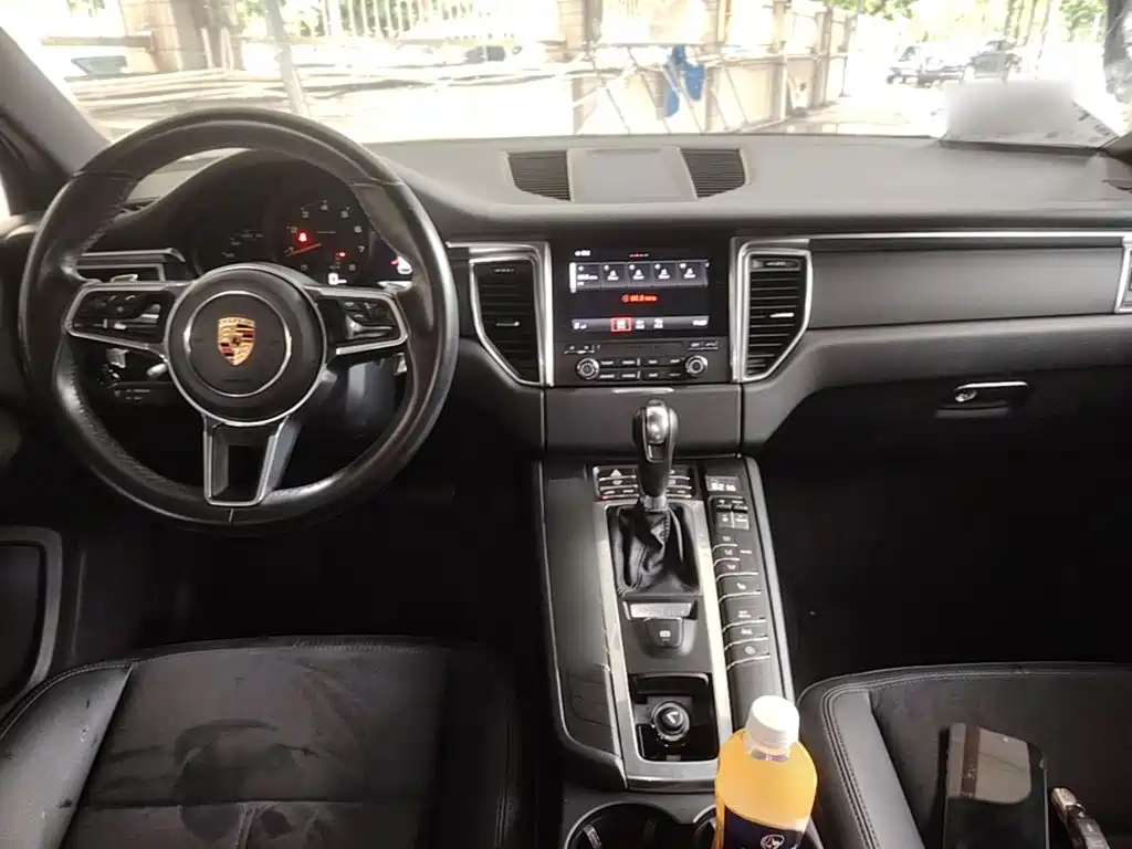 Porsche Macan — миниатюра 10