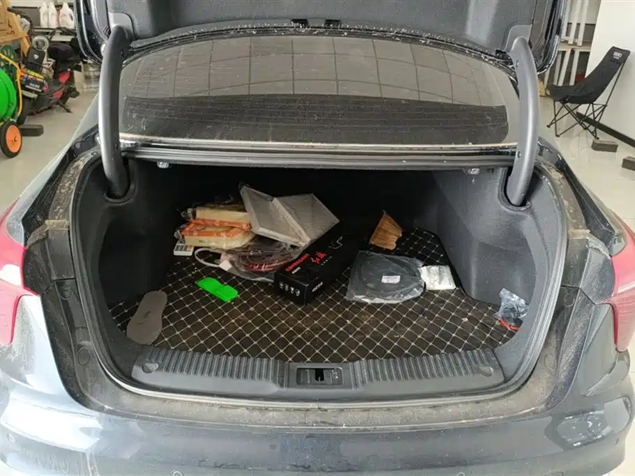 Hongqi H5 2025 2.0T AT