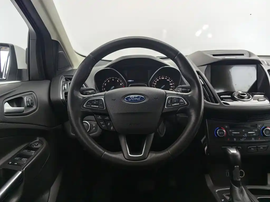 Ford Kuga — миниатюра 11