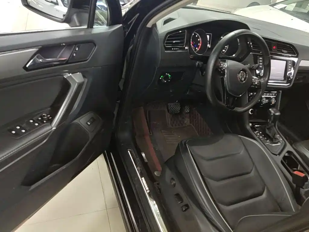 Volkswagen Tiguan L — миниатюра 16