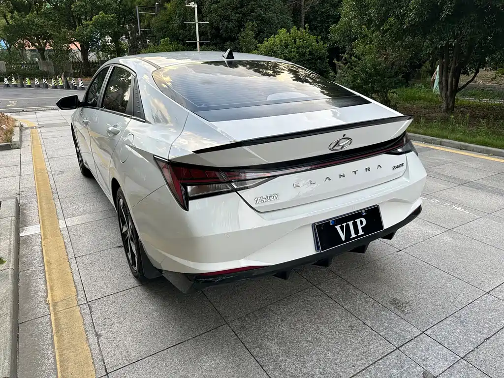 Hyundai Elantra — миниатюра 11