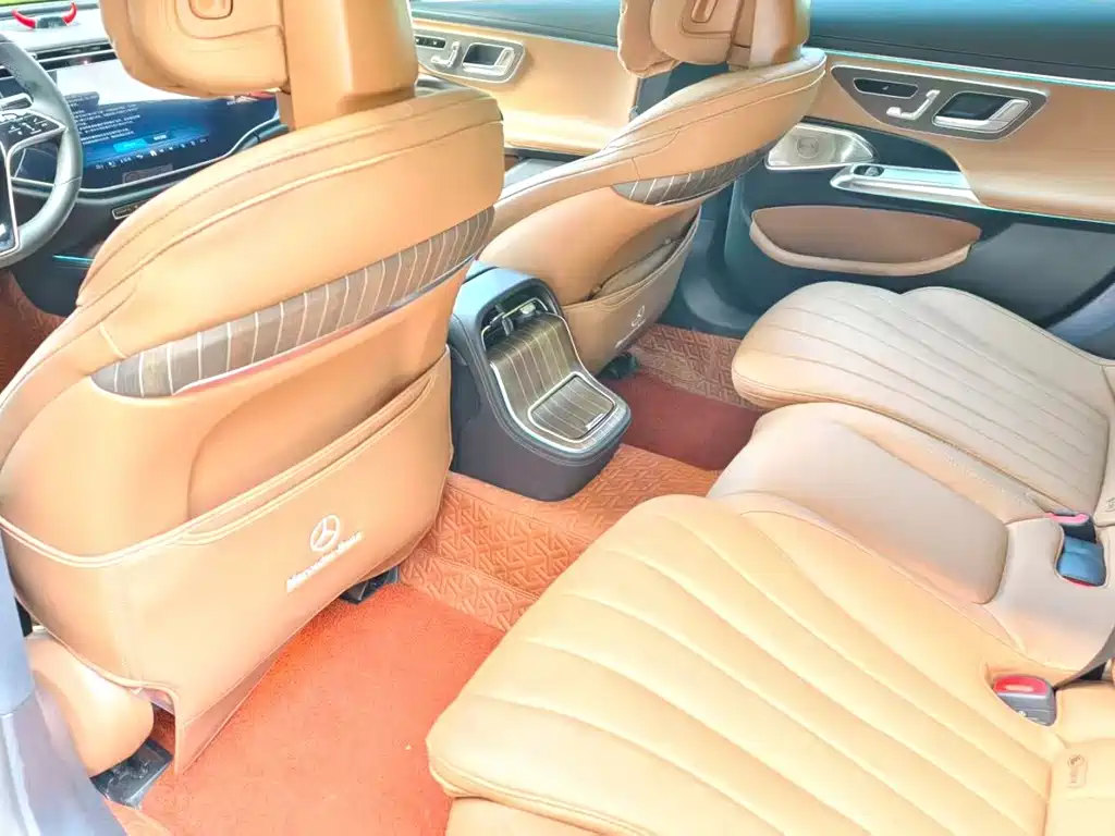 Mercedes-Benz E-Class — миниатюра 6