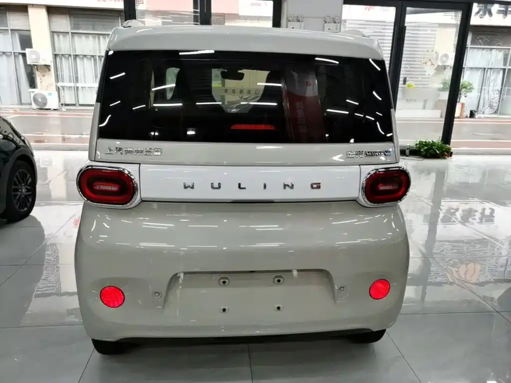 Wuling MINIEV — миниатюра 6