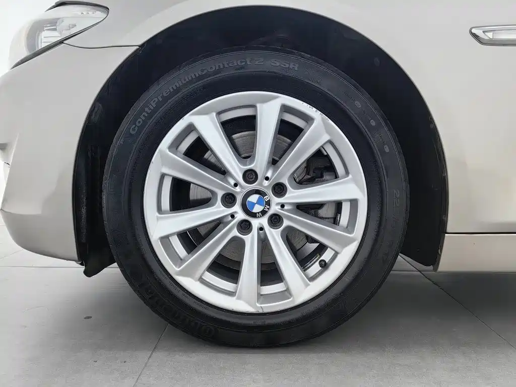 BMW 5 Series — миниатюра 17