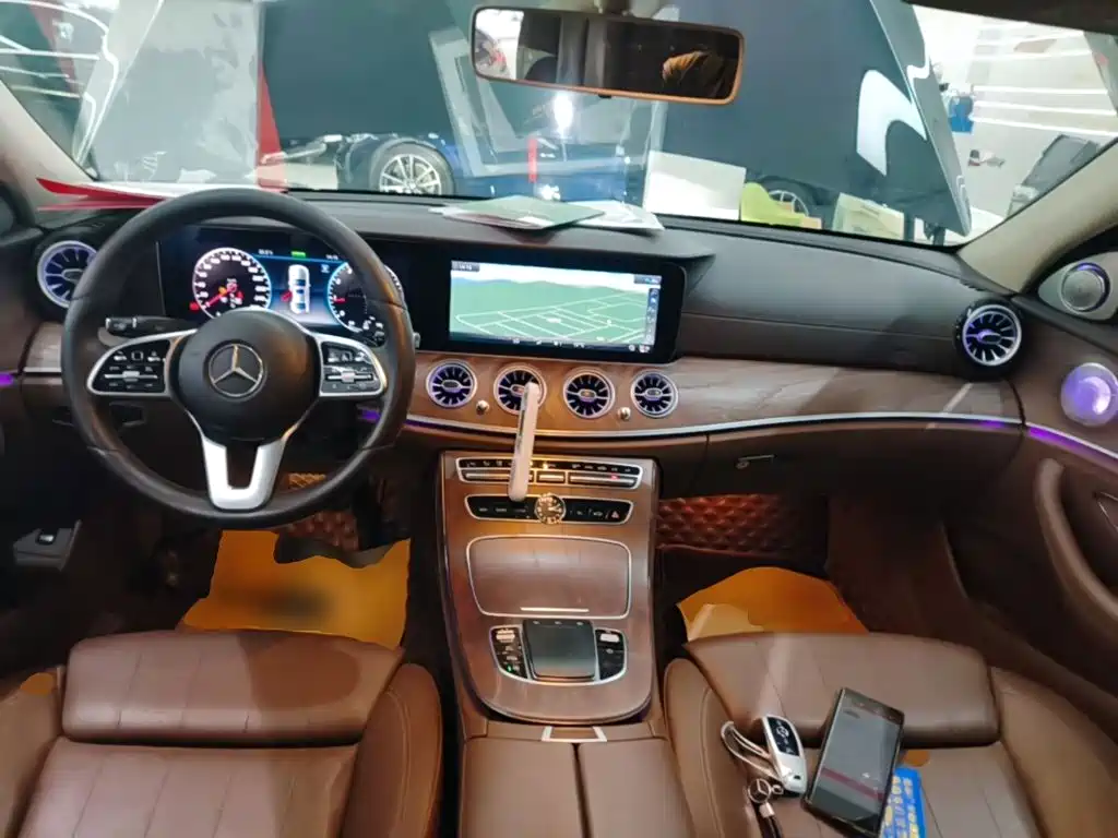 Mercedes-Benz E-Class — миниатюра 10