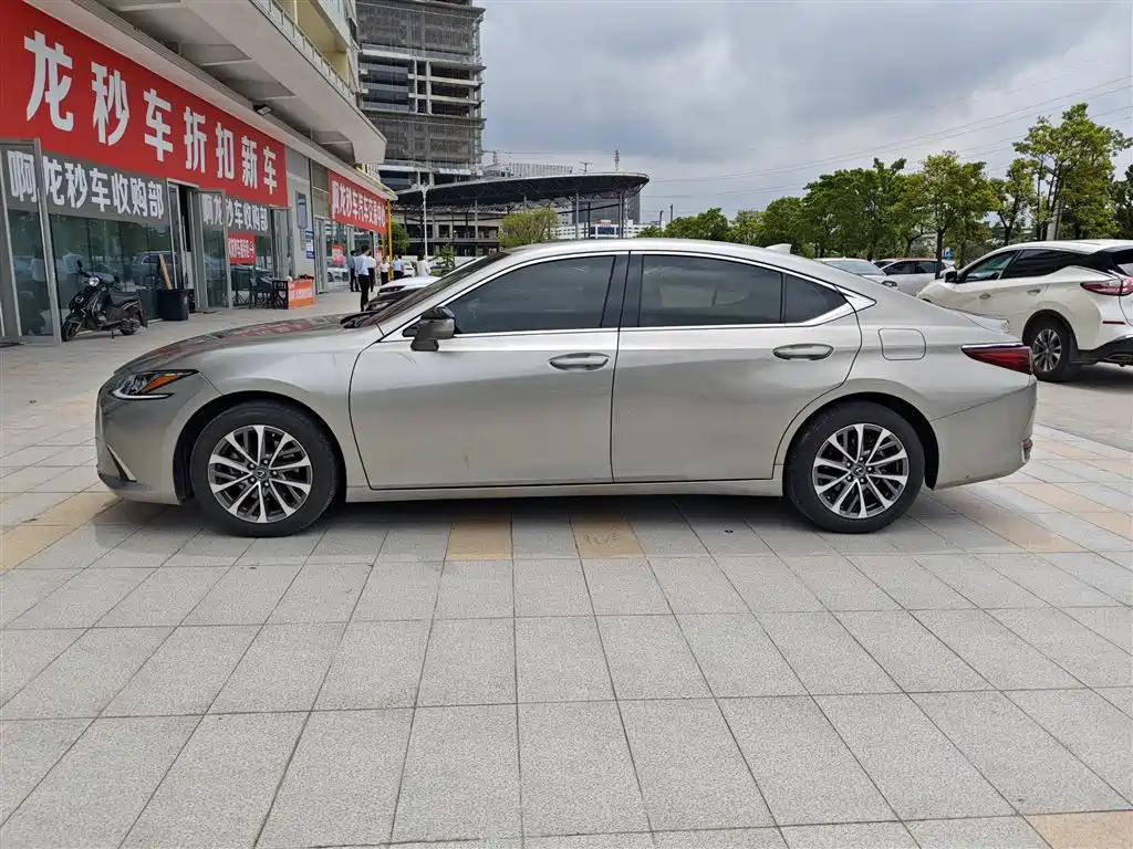 Lexus ES — миниатюра 3