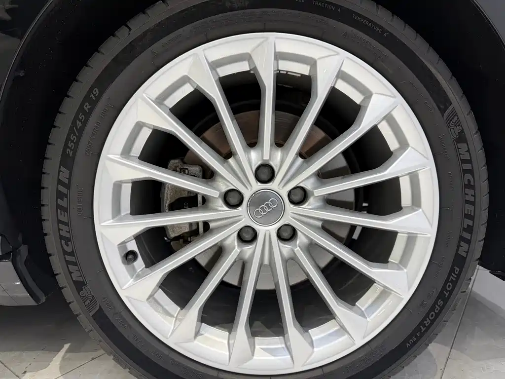 Audi A8 — миниатюра 13