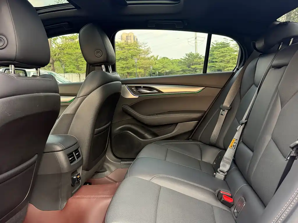 Cadillac CT5 — миниатюра 9