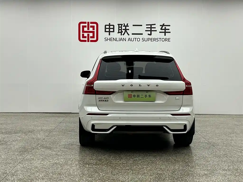 Volvo XC60 2024 T8 Sport