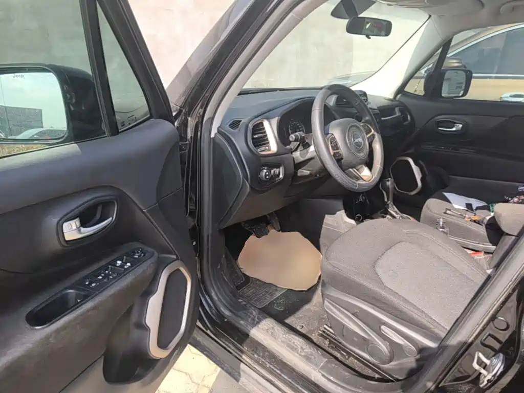 Jeep Renegade — миниатюра 21