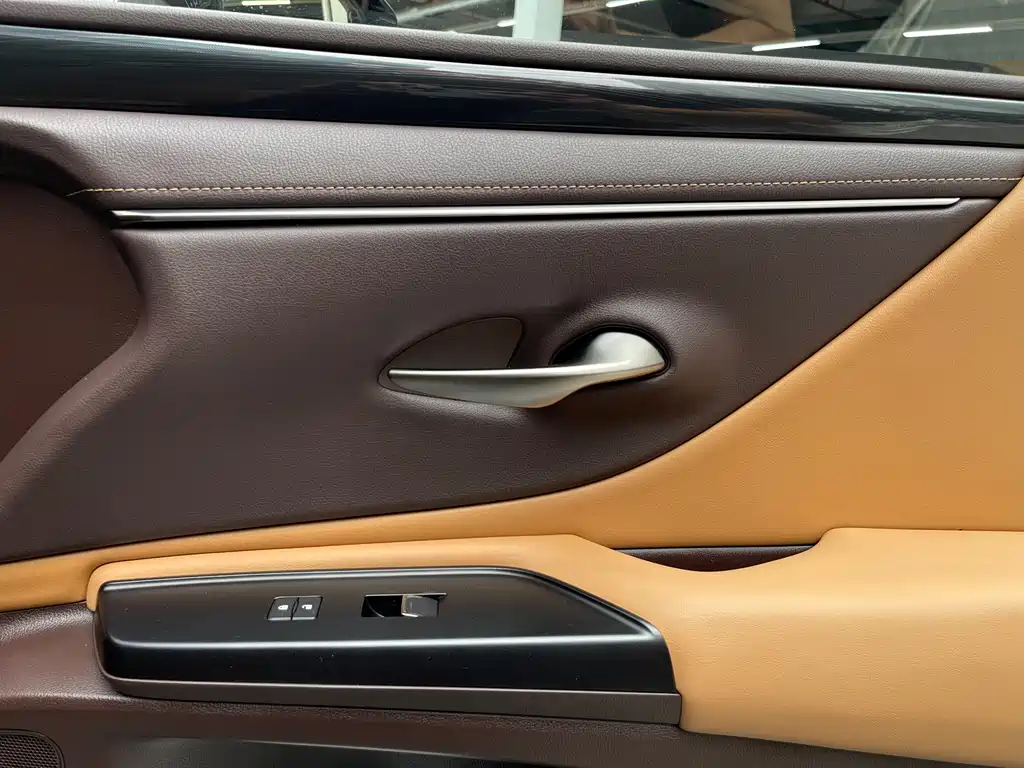 Lexus ES — миниатюра 15
