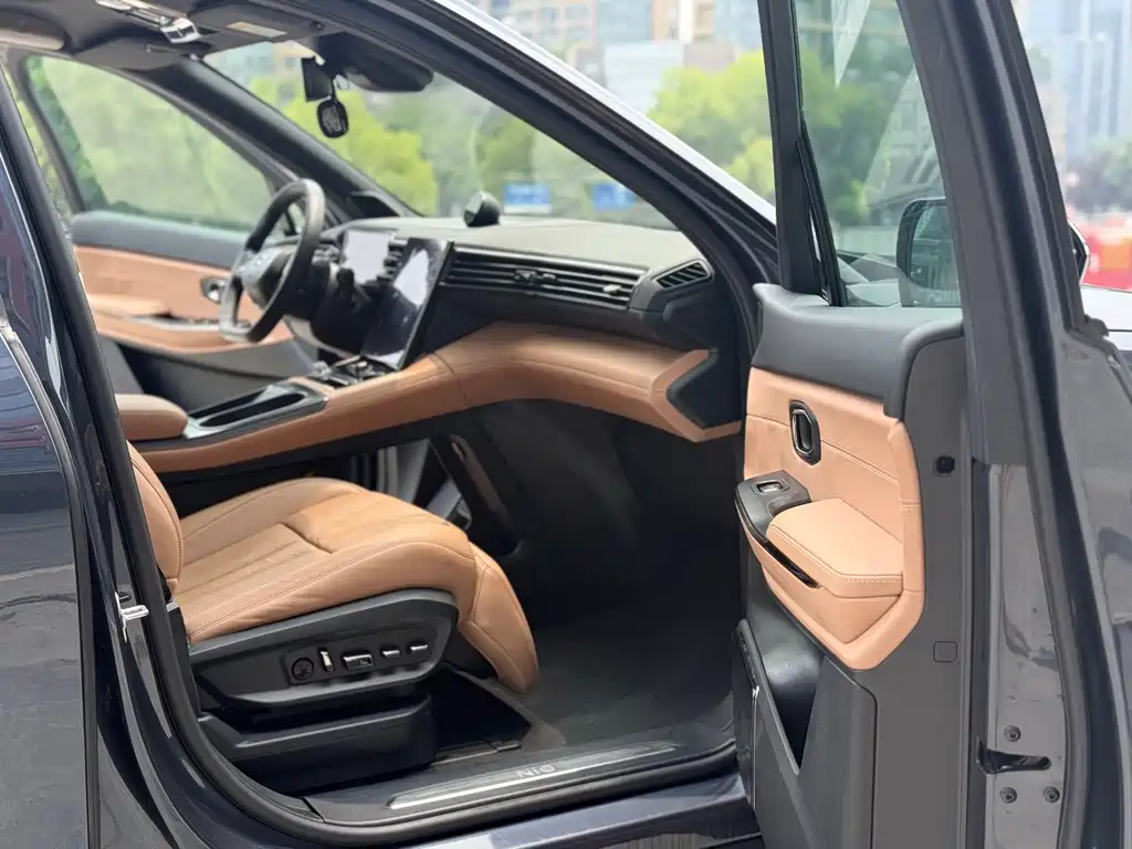 NIO ES8 2020 580KM мест