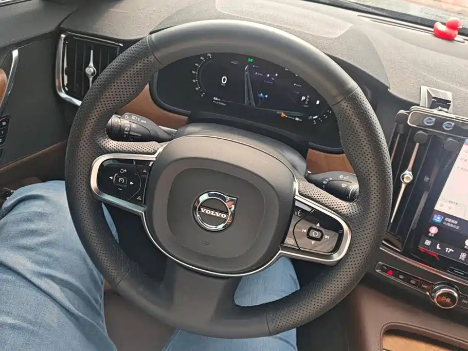 Volvo S90 — миниатюра 15