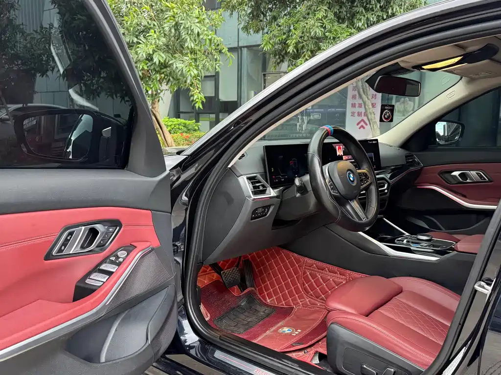 BMW i3 2024 eDrive 35 L