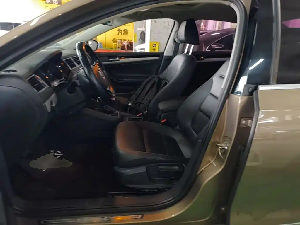 Volkswagen Sagitar — миниатюра 15