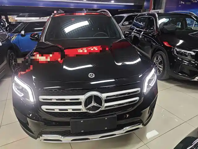 MERCEDES-BENZ GLB