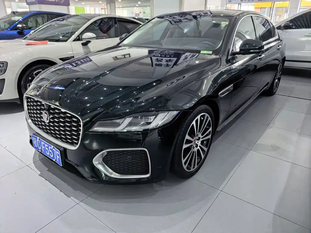 2022 Jaguar XF - zdjęcie 1 z 18