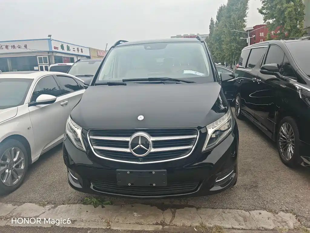 Mercedes-Benz V-Class — миниатюра 2