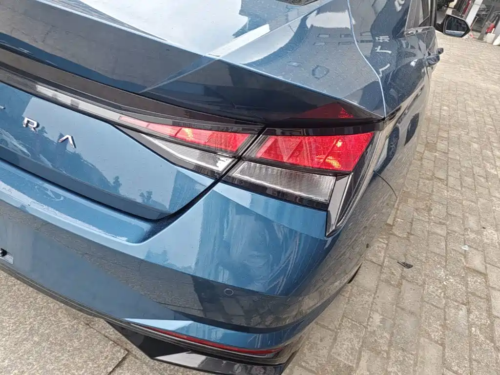 Hyundai Elantra — миниатюра 8