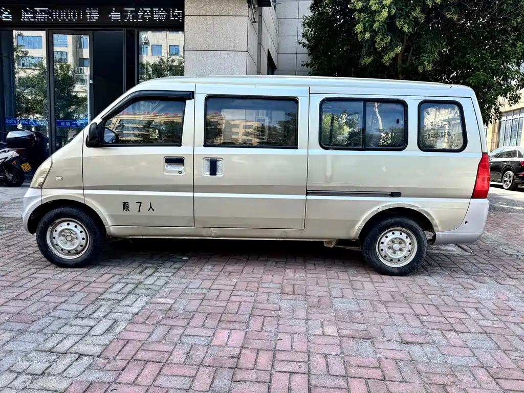 Wuling Rongguang — миниатюра 4