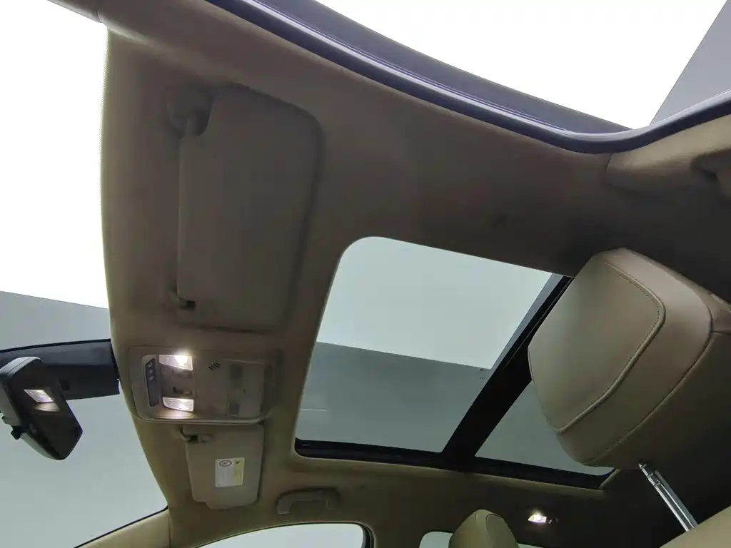 Cadillac XT5 — миниатюра 14