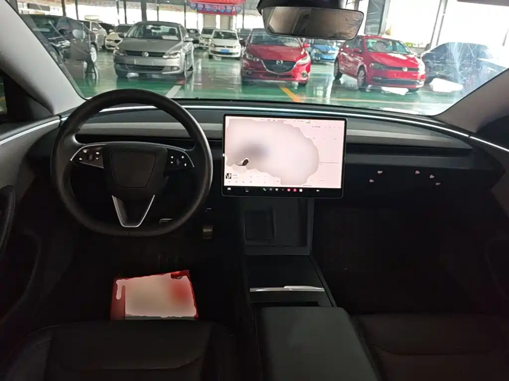 Tesla Model 3 — миниатюра 10