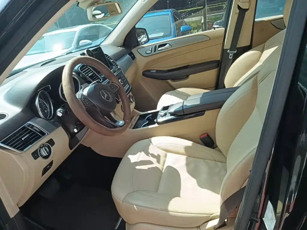 Mercedes-Benz GLE (Import) — миниатюра 15