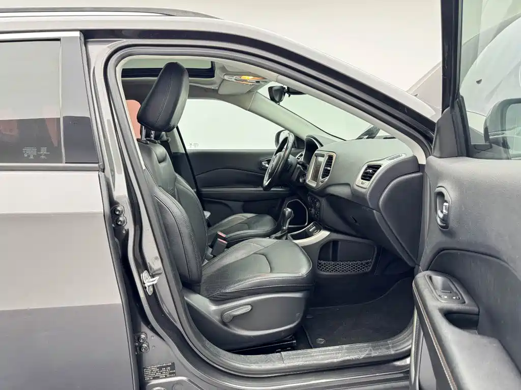 Jeep Compass — миниатюра 23