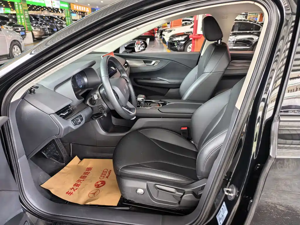 Hongqi E-QM5 2022 431km