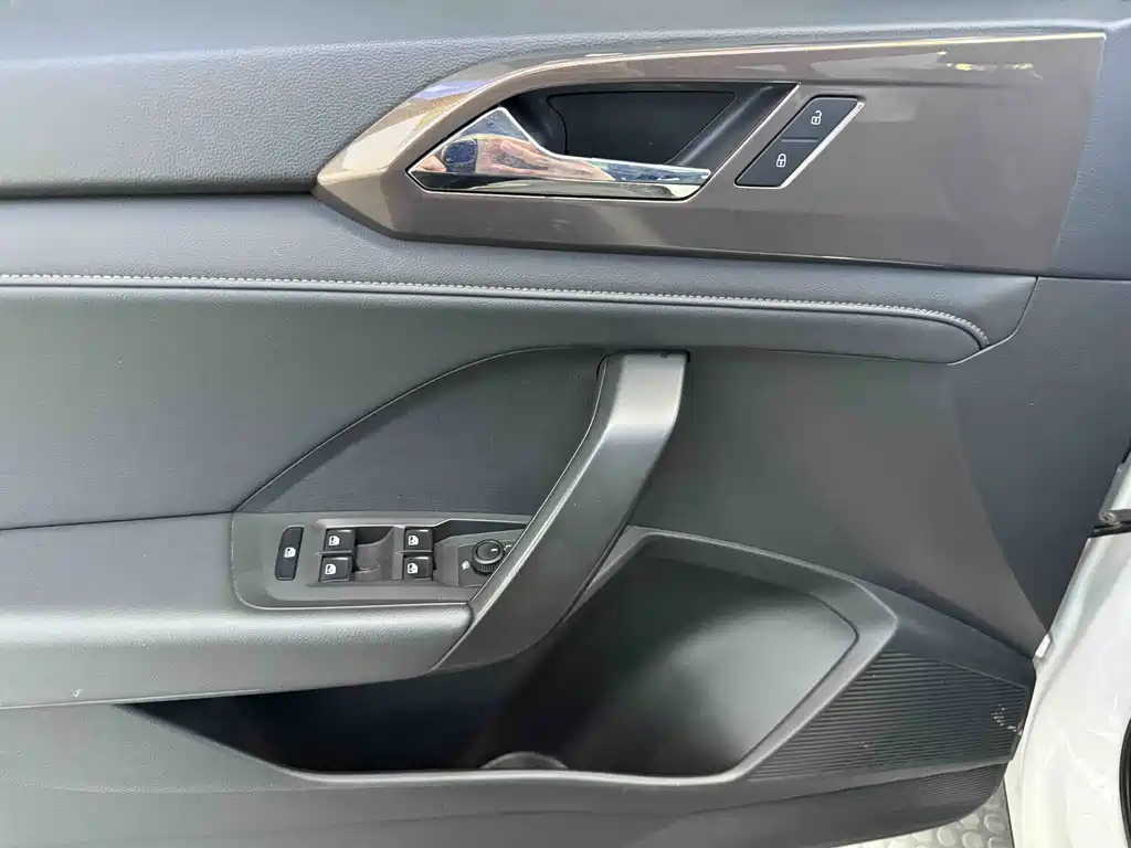 Volkswagen Tharu 2022 280TSI Comfort