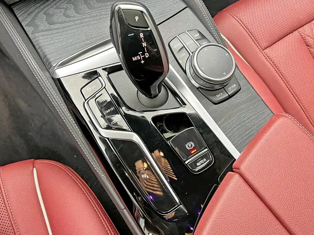 BMW 5 Series — миниатюра 15
