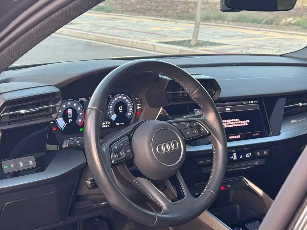 AUDI  A3